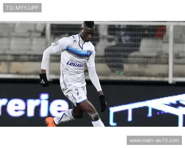 欧塞尔0-2不敌里尔，中场伤病危机导致攻防转换受阻